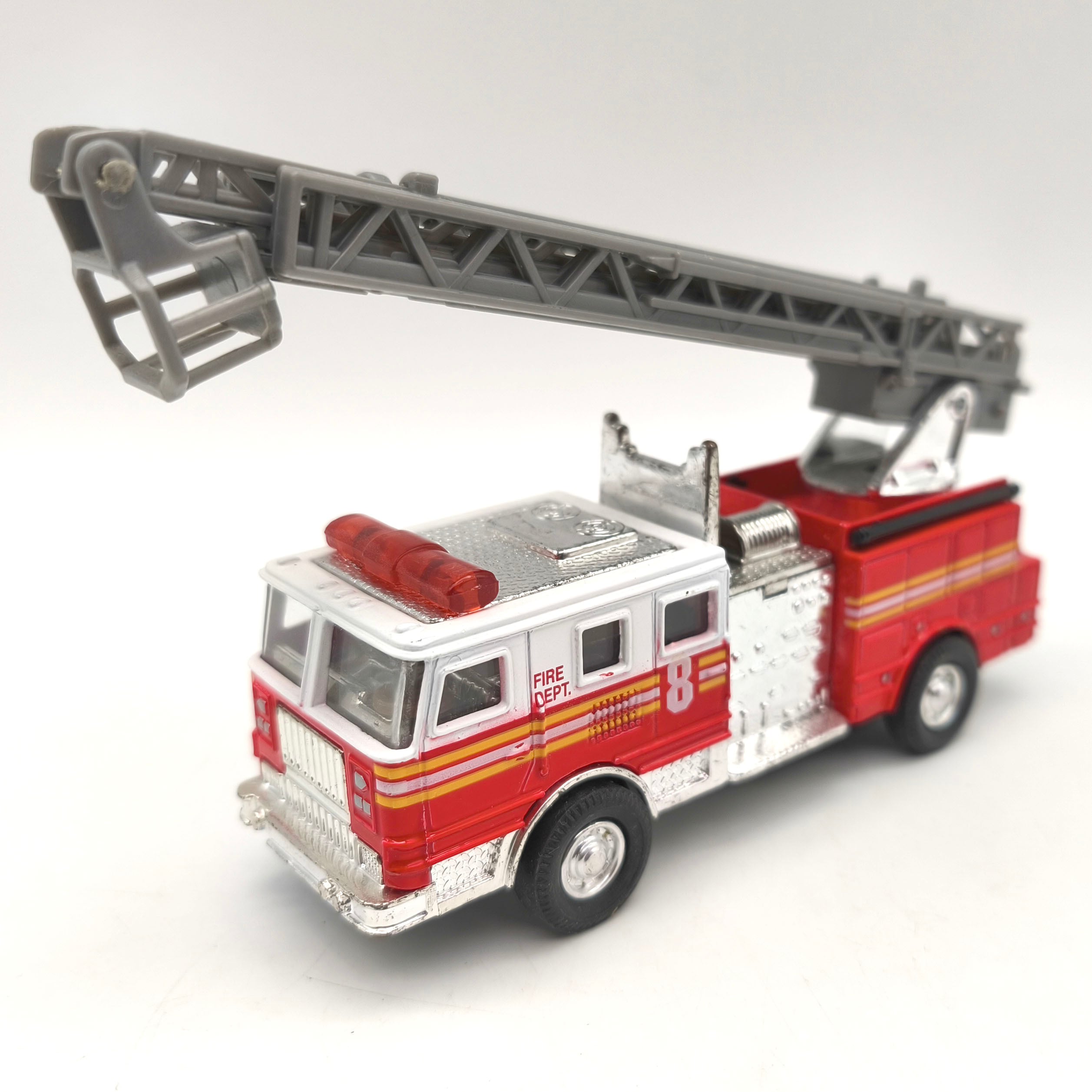 Toysmith(トイスミス)・ファイヤートラック・消防車・1/32スケール