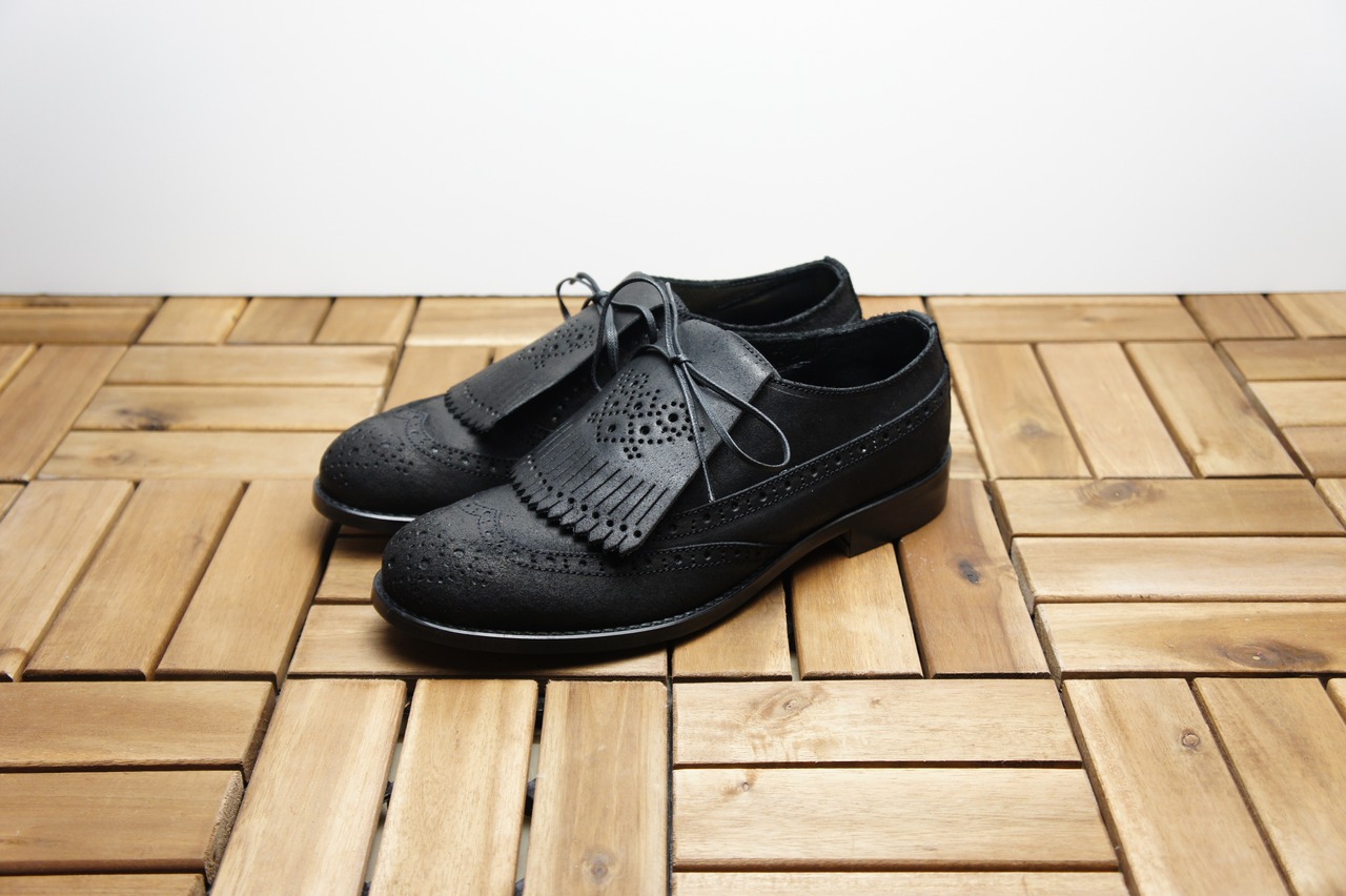 FULL BROGUE SHOES with KILTIE TONGUE (WAXED SUEDE)