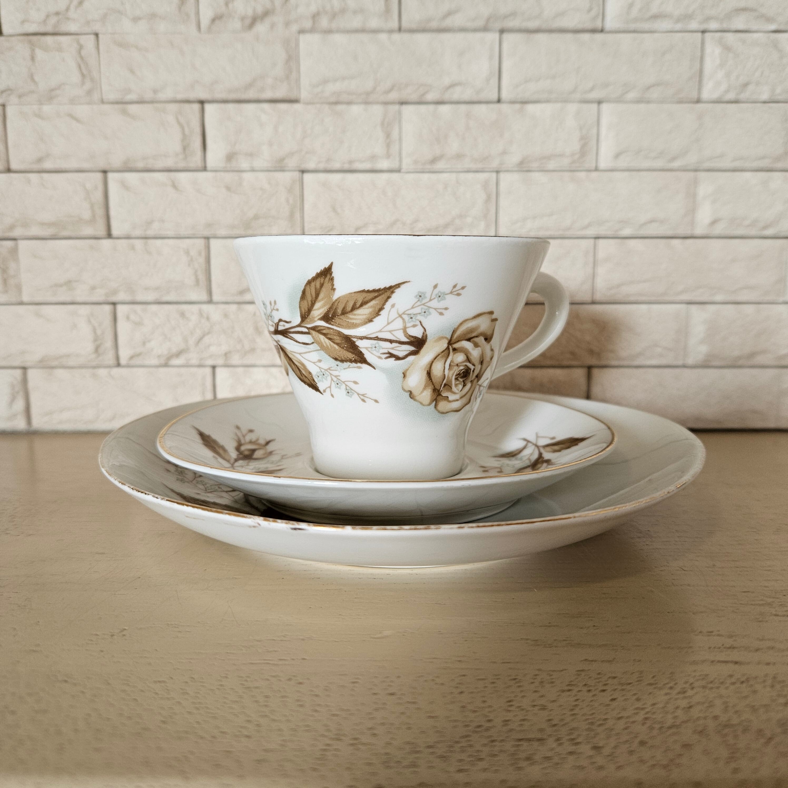 送料無料！！　グスタフスベリ　KOBOLT　カップ＆ソーサー　Karin Bjorquist デザイン 美品！！【北欧31/j】 1958-1972年 ビンテージグスタフスベリ GUSTAVSBERG KOBOLT