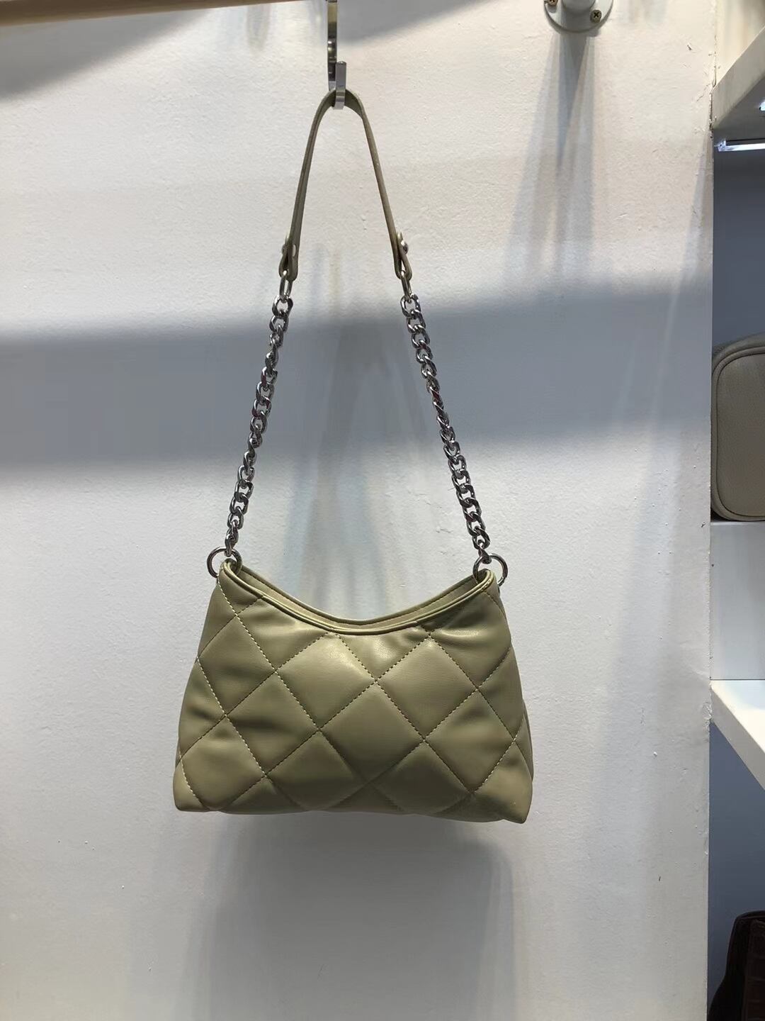 キルティングショルダーバッグ   AS105-3518