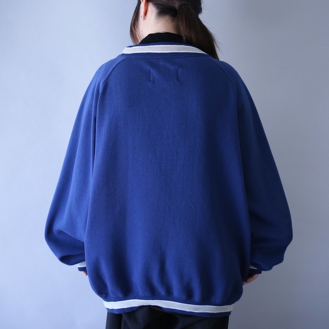 "刺繍" COWBOYS logo design over silhouette sweatshirt