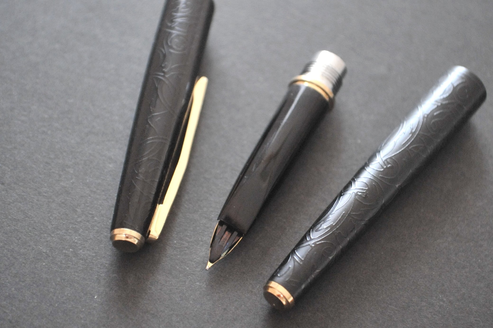 プラチナ万年筆唐草万年筆ブラック未使用新品18k