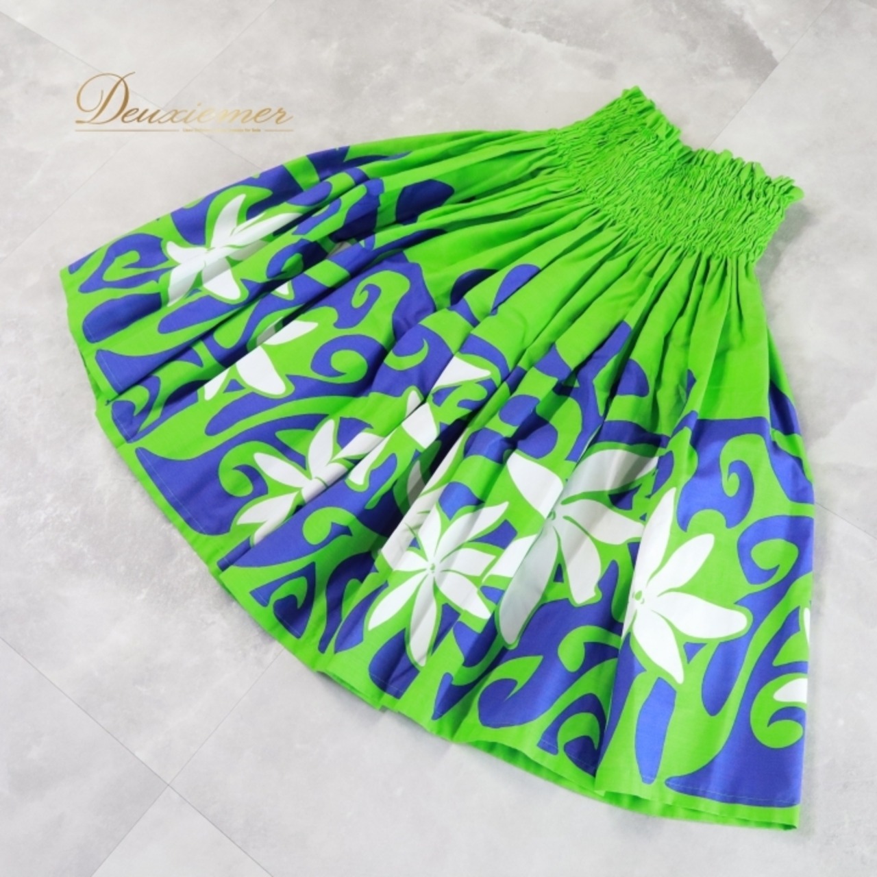 フラダンス 衣装 パウスカート グリーン系 ハレハワイイ 日本製 ティアレ柄 ハワイアンプリント アロハ フラ ダンス レッスン 練習 黄緑 華やか 鮮やか かわいい おしゃれ シングル スカート フレア 軽やか ブルー系 ホワイト系 青 白 フラダンス衣装 ハワイアンカラー アロハ柄 練習着 軽量 かわいいデザイン パウスカートティアレ ハワイ風 おしゃれスカート