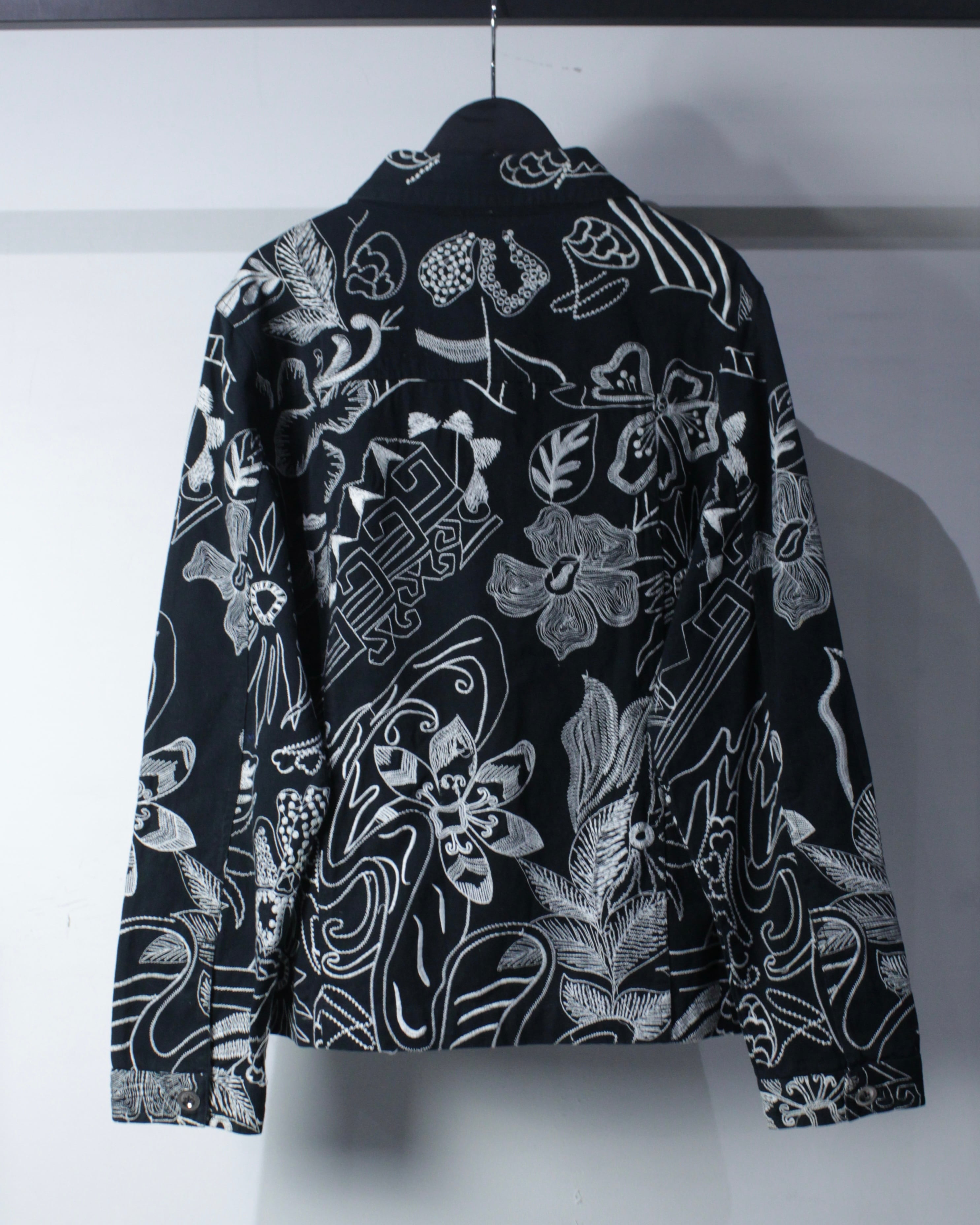 Caka BLACK】“LAURA ASHLEY” Botanical Embroidery Vintage Jacket
