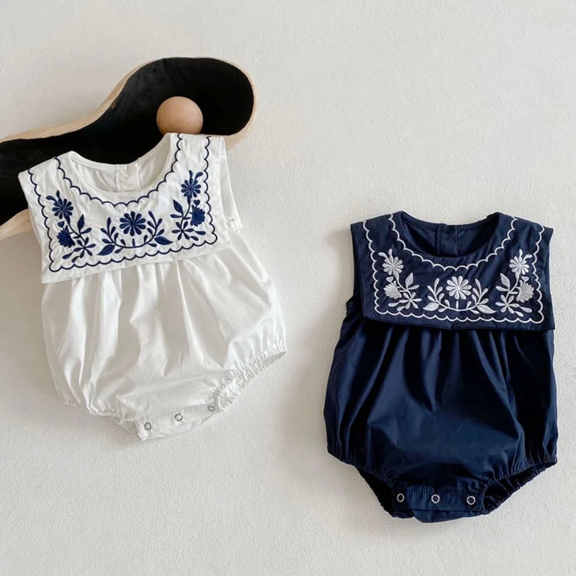 セーラー刺繍ロンパース