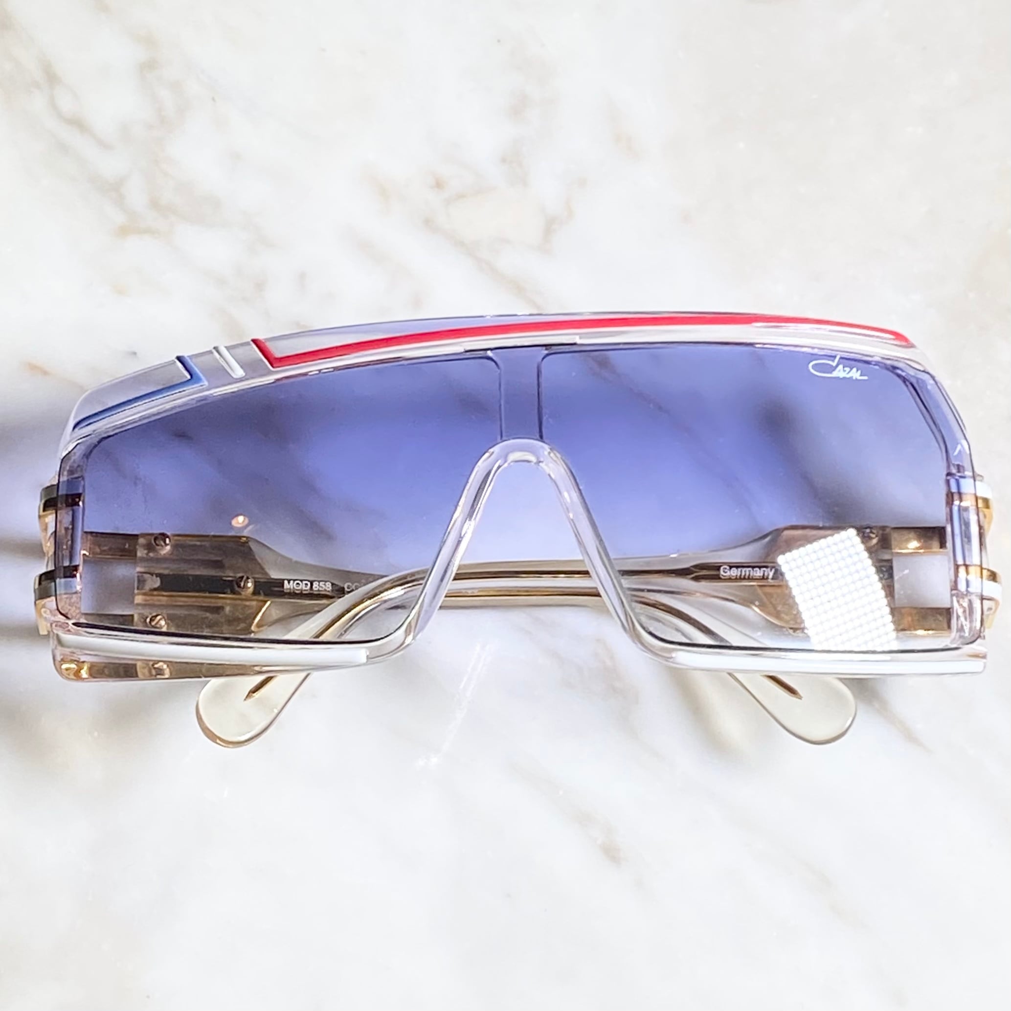 CAZAL “mod.858” asymmetrical frame sunglasses | NOIR ONLINE