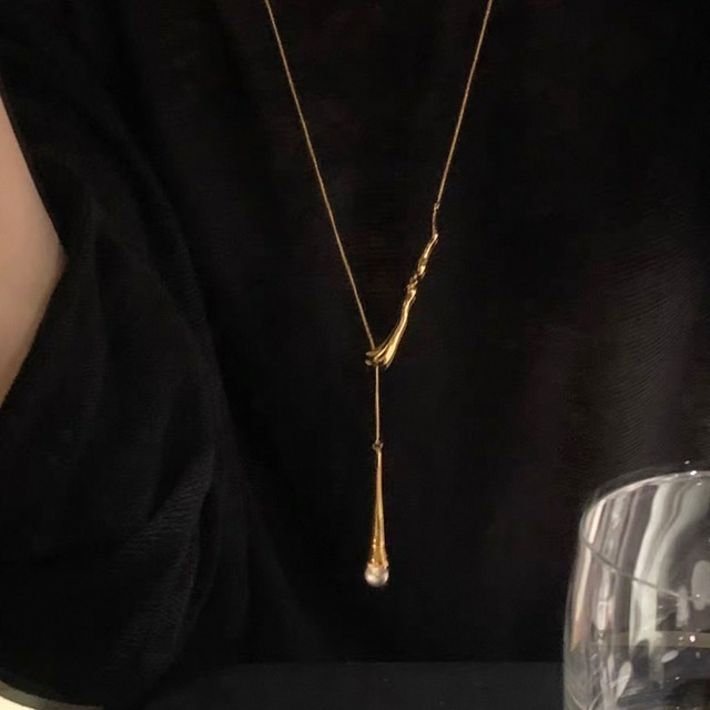 gold lumiere drop necklace K844
