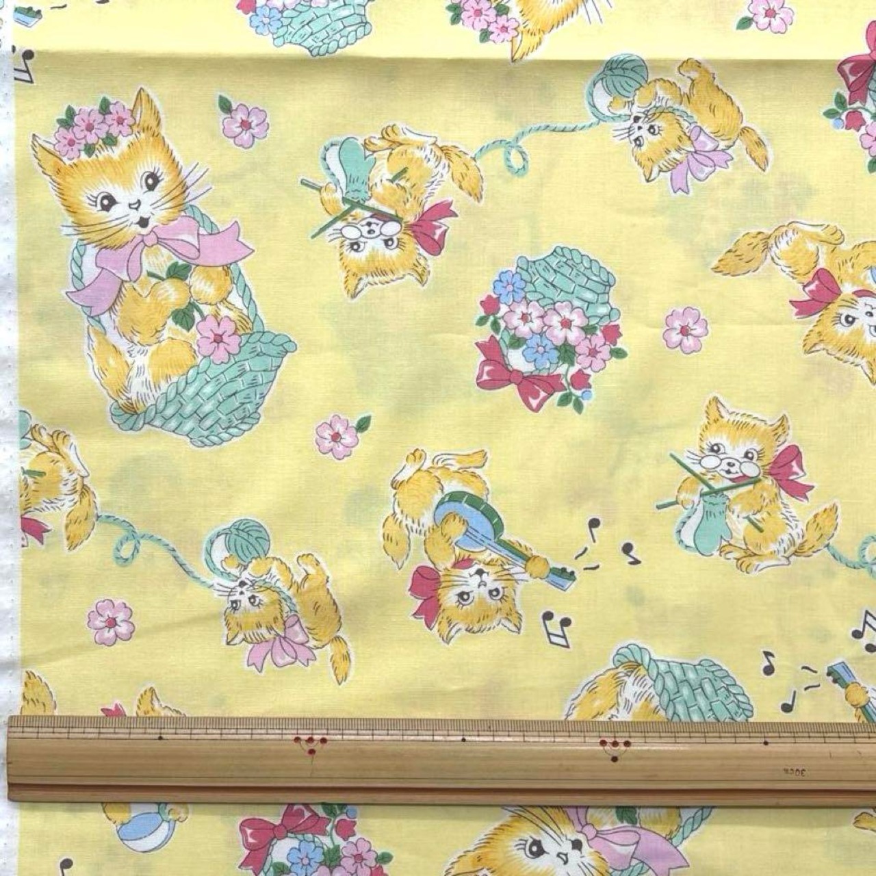 Cdr414-2◆1m◆SM◆綿100%シャーティング生地◆レトロな可愛いネコ柄