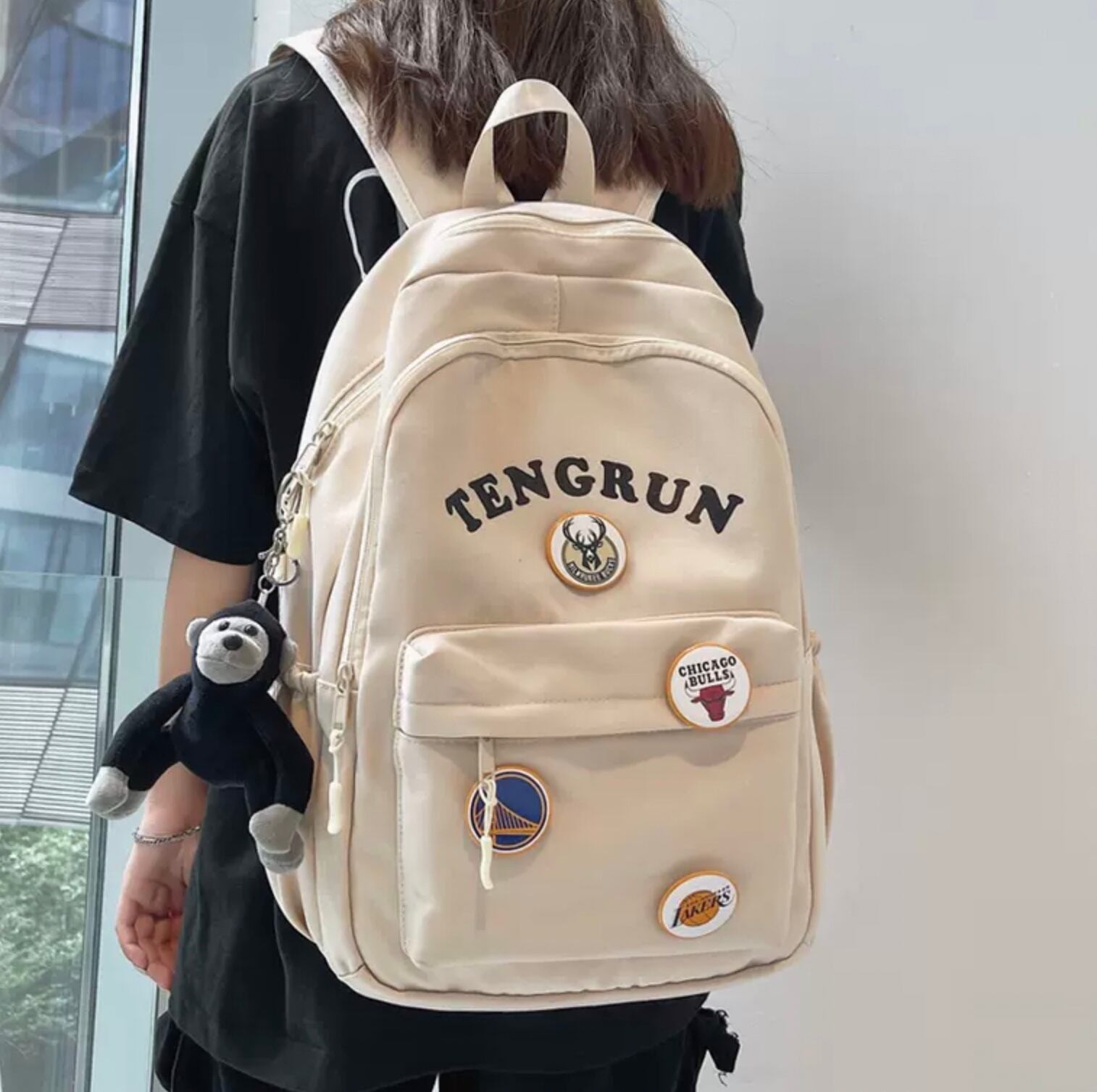 おしゃれな缶バッチつき 大容量 ポケット リュック バックパック 学生 通学 カジュアル ユニセックス 男女兼用 お揃い 選べるカラー Lamitte Deco トレンド 韓国ファッション ショップ Base店