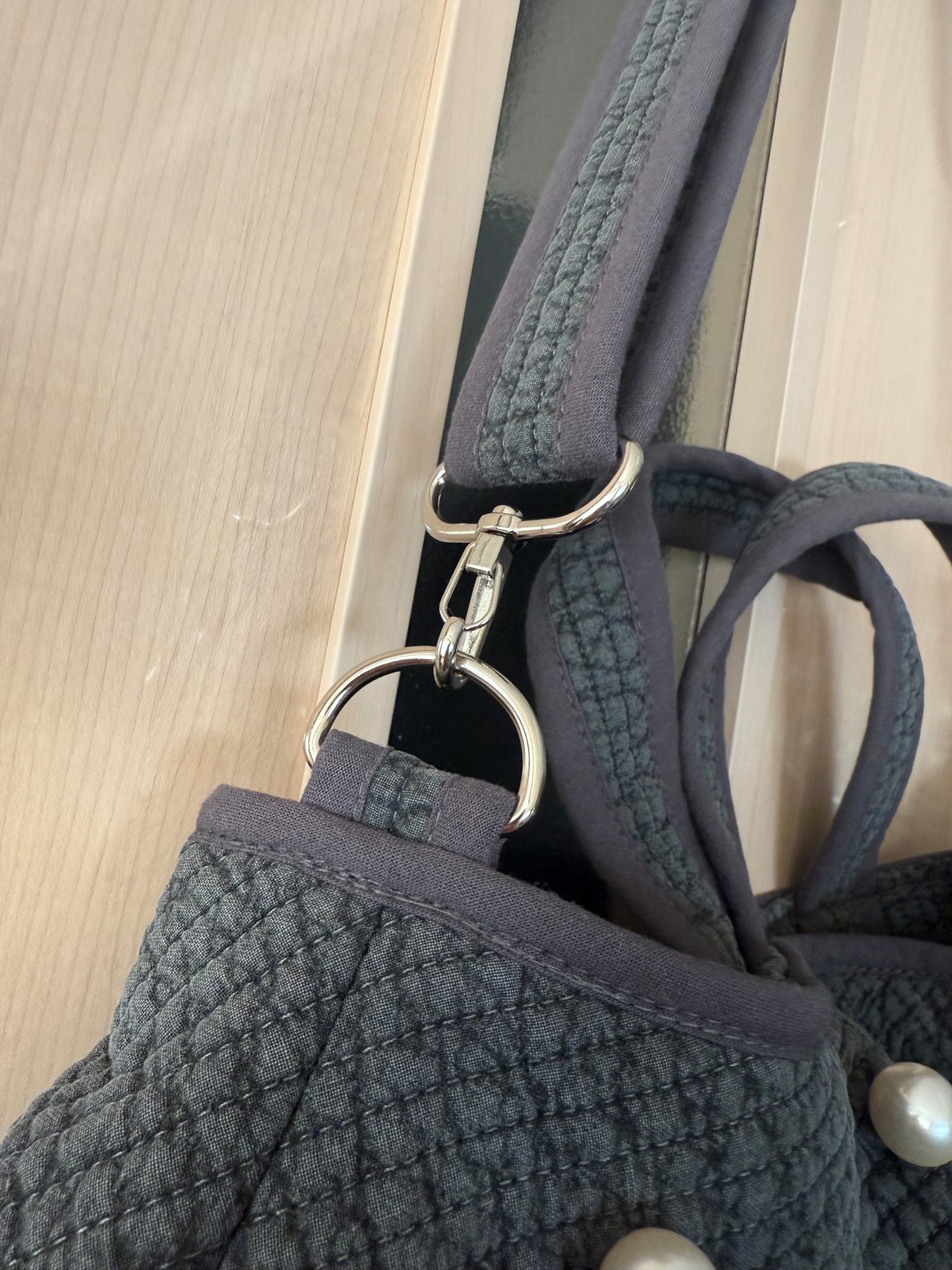 新品未使用グレー地ヌビバッグ 大きなパール付きフリルが素敵 | Fablic 