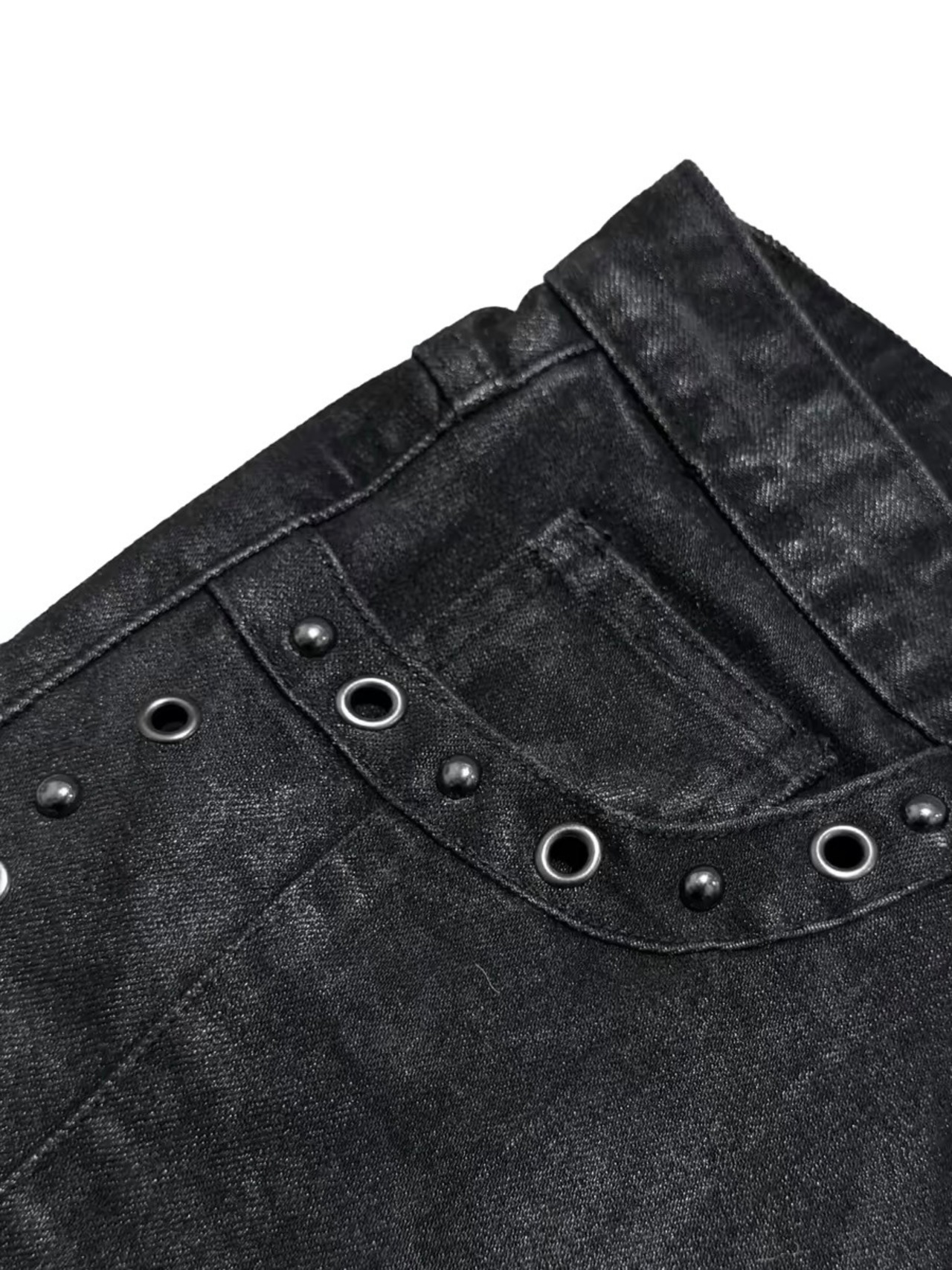 【CinderVein】Eyelet Rivet Coated Curved Denim Pants