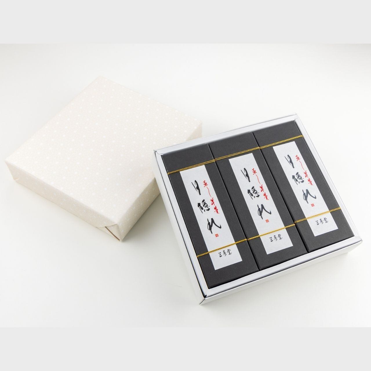 はっぱ5◆利平栗蒸し羊羹3本 はっぱ5様専用◇利平栗蒸し羊羹3本 ☆栗蒸し羊羹☆