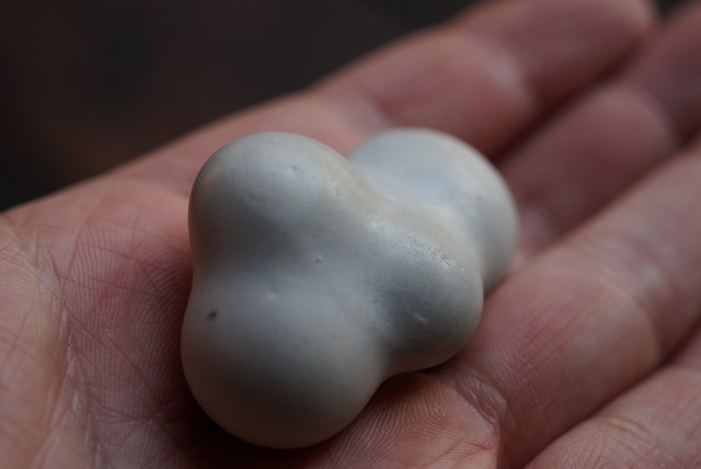 メニライトオパール　Menilite Opal