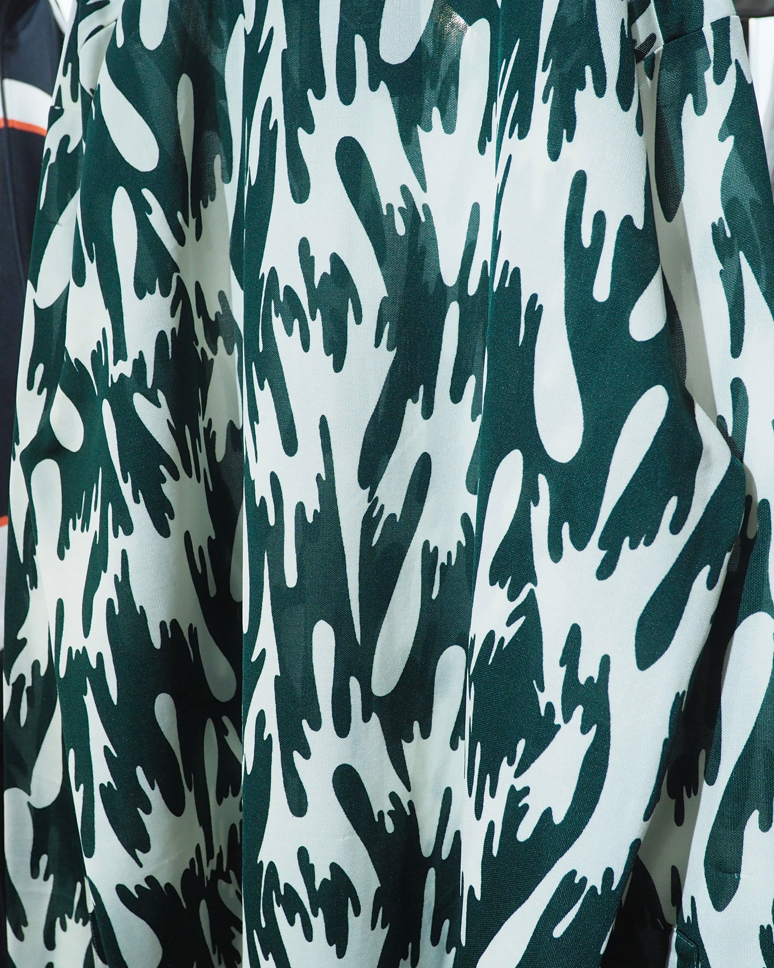 1970s " Sears " Abstract Pattern vintage Drape loose shirt