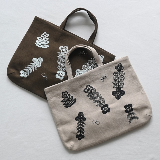 《mina perhonen 2025AW》famille tote レッスンバッグ