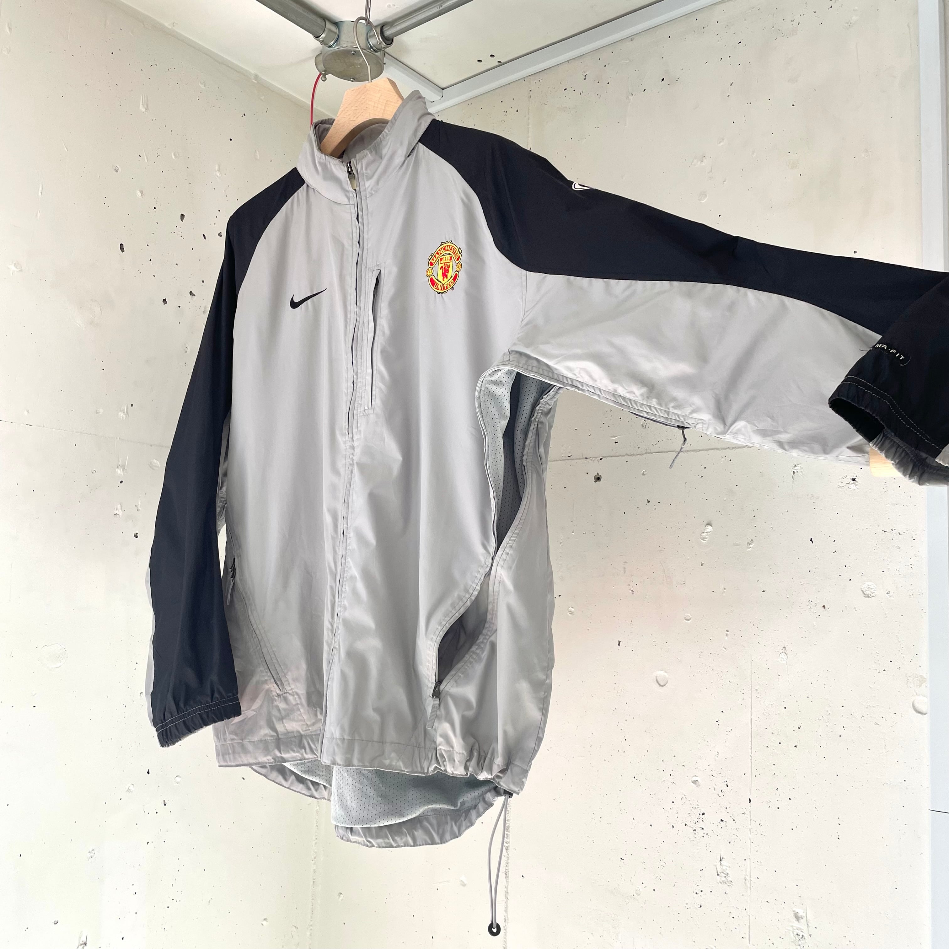 Manchester United 03-04 Vodafone jacket | coysclothing