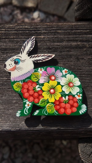 ウクライナ伝統絵画 ペトリキウカ塗り 木製ブローチ（ホメンコ作）