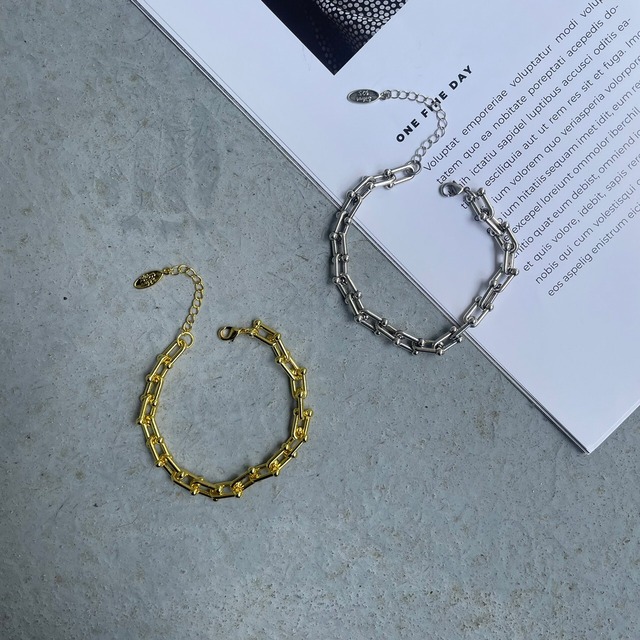 lock chain bracelet