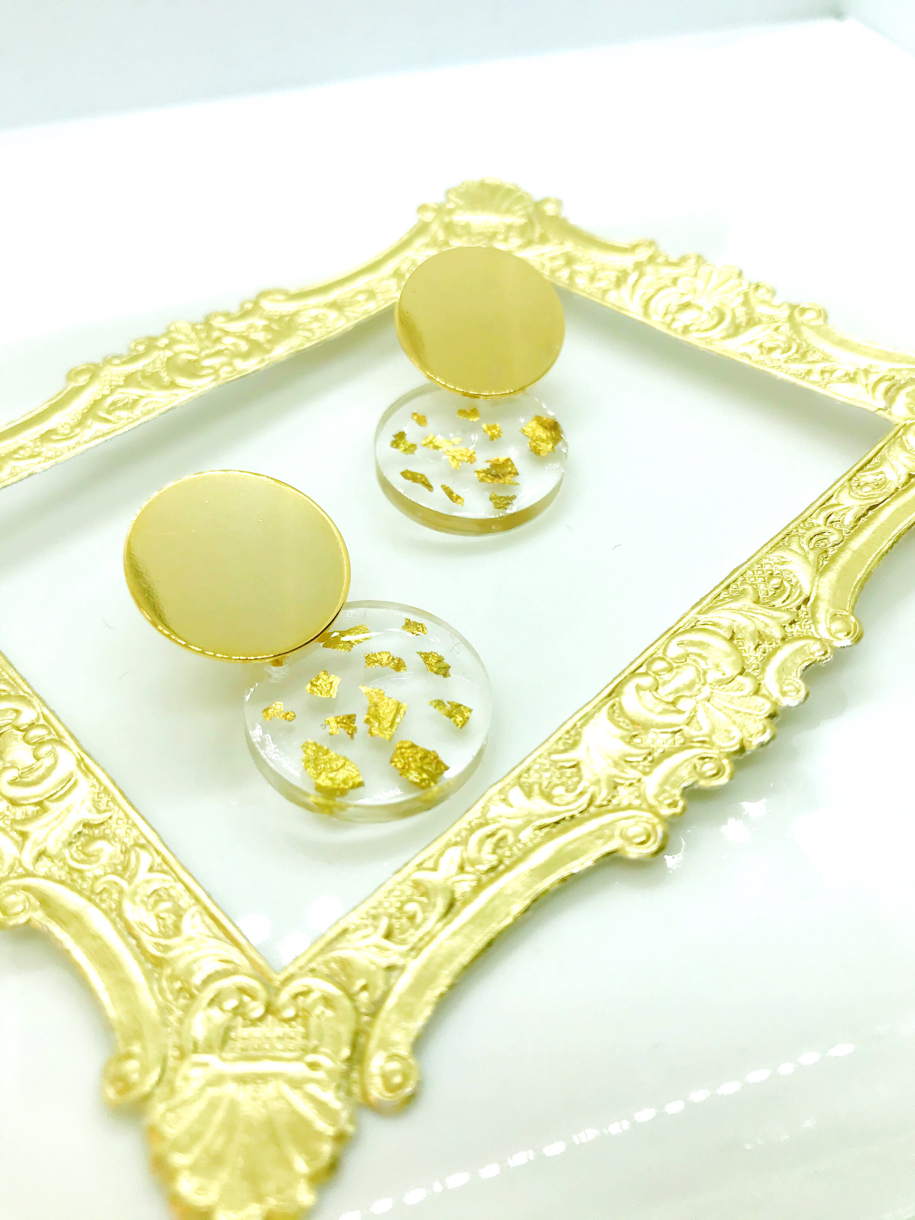 箔入りサークルレジンゴールドピアス | PAY ID