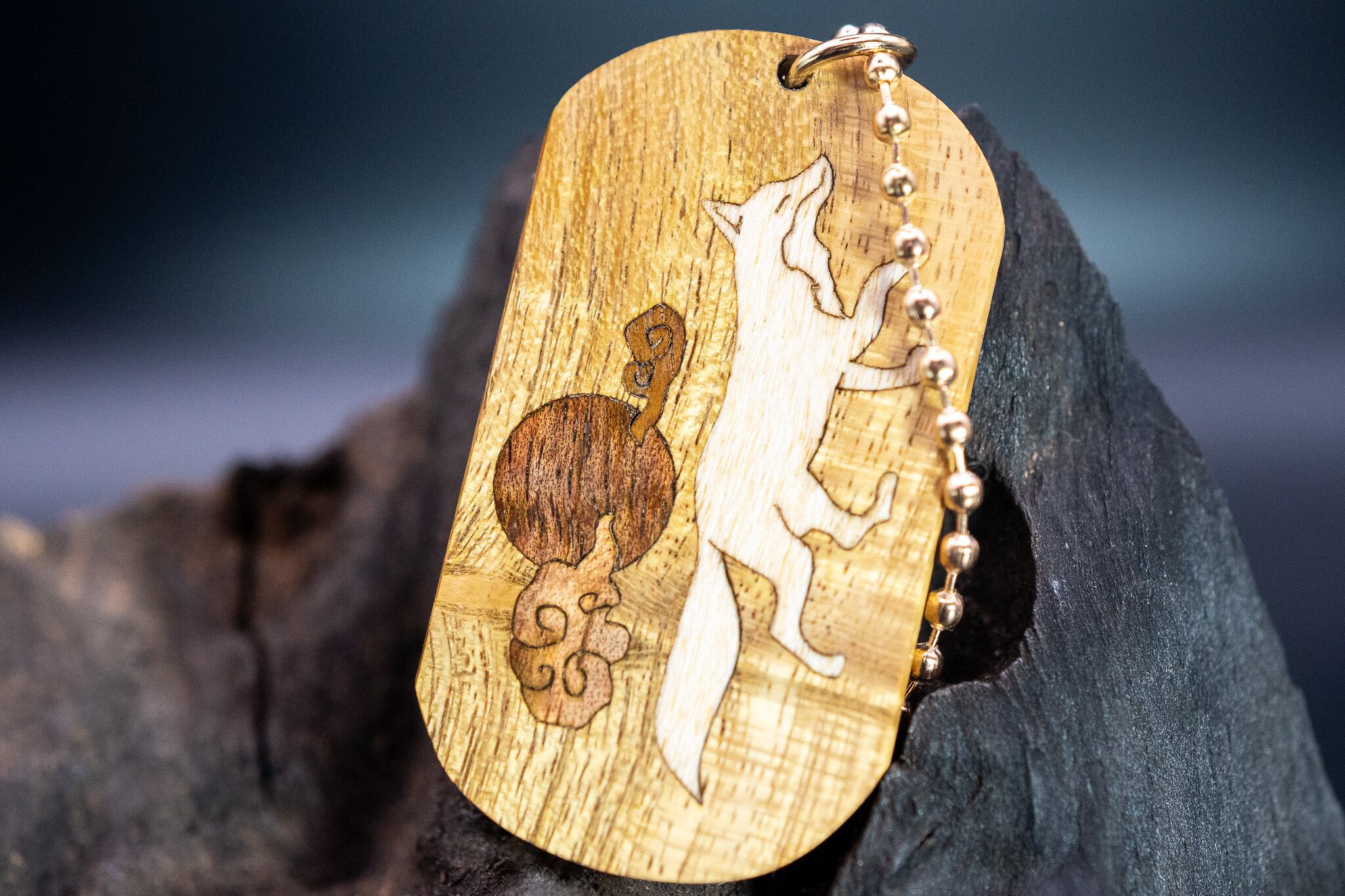 【黄金の木】 御蔵島 金桑 ドッグタグ 象嵌 十五夜きつね