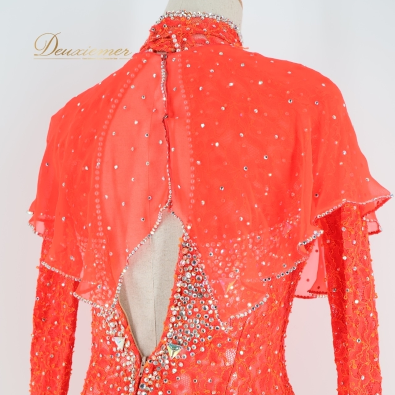 社交ダンス 衣装 スタンダードドレス ワンピース ドレス スタンダード フリル レース デモ 競技 ダンス パーティ 発表会 ボリューム 朱色 赤 白 ホワイト系 レッド系 オレンジ系 可愛い ダンス発表会 ドレスアップ 競技用衣装 女性用ドレス パーティードレス 高級感