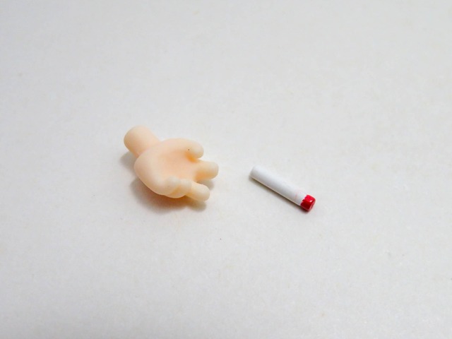 【2994】 黒眼鏡 小物パーツ タバコ　ねんどろいど