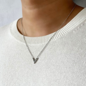 V Necklace