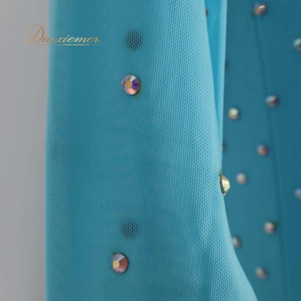 社交ダンス 衣装 スタンダードドレス ワンピース ドレス フロート レース 水色 フリル レース デモ 競技 ダンス パーティ 発表会 シルバー ブルー系 フロート さわやか イベント用 ダンス衣装 エレガント パフォーマンス