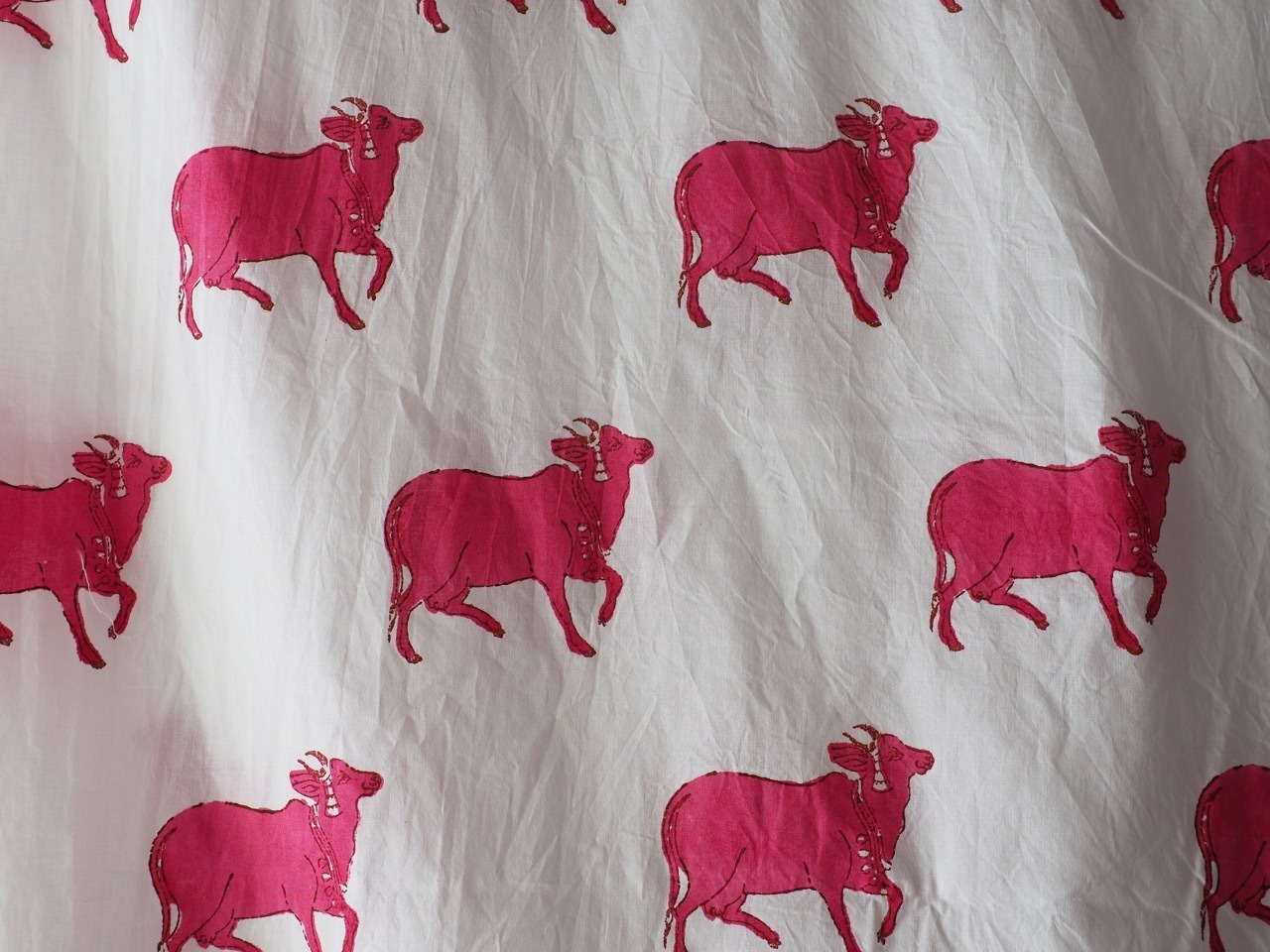 block print fabric a96 大きい牛B