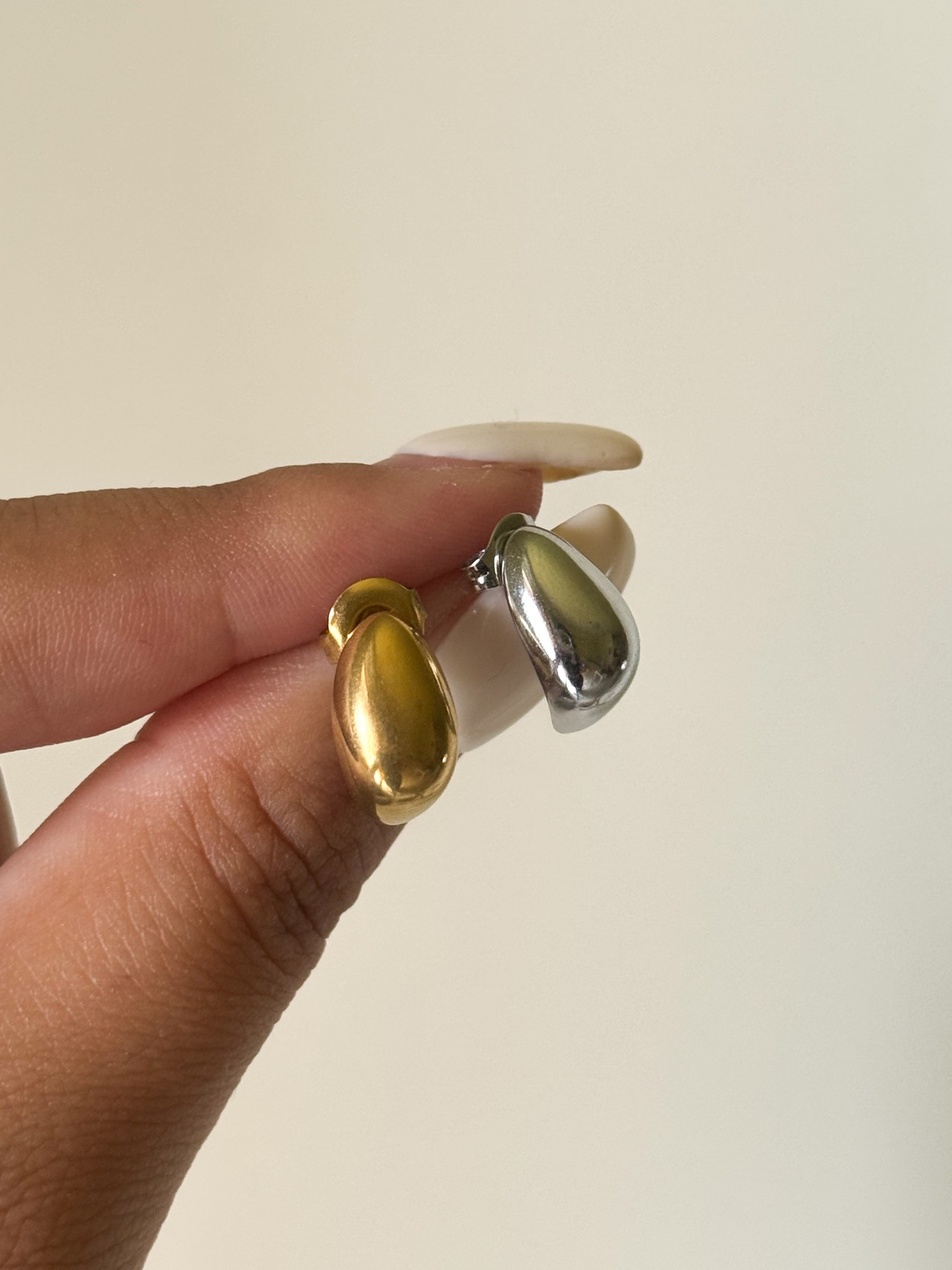 daily petit drop pierce