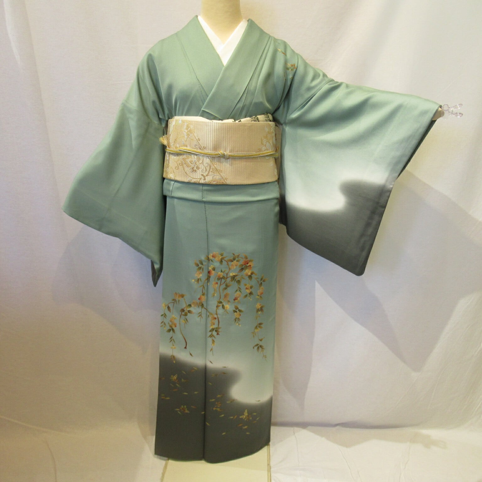 1702レース長羽織 花文様お仕立て品 1702レース長羽織 花文様お仕立て品Long lace Haori. | リサイクル着物