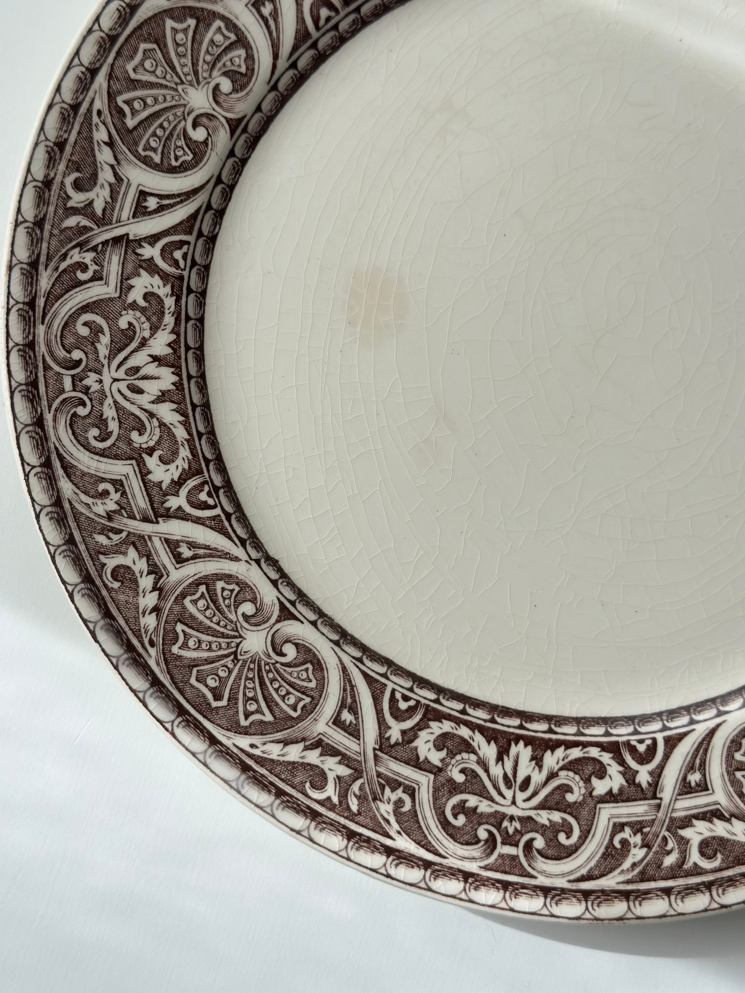 美品　フランス　アンティーク　クレイユモントロー　HENRI Ⅲ 平皿プレート Creil et Montereau クレイユモントロー / “Henri III” brown 平皿