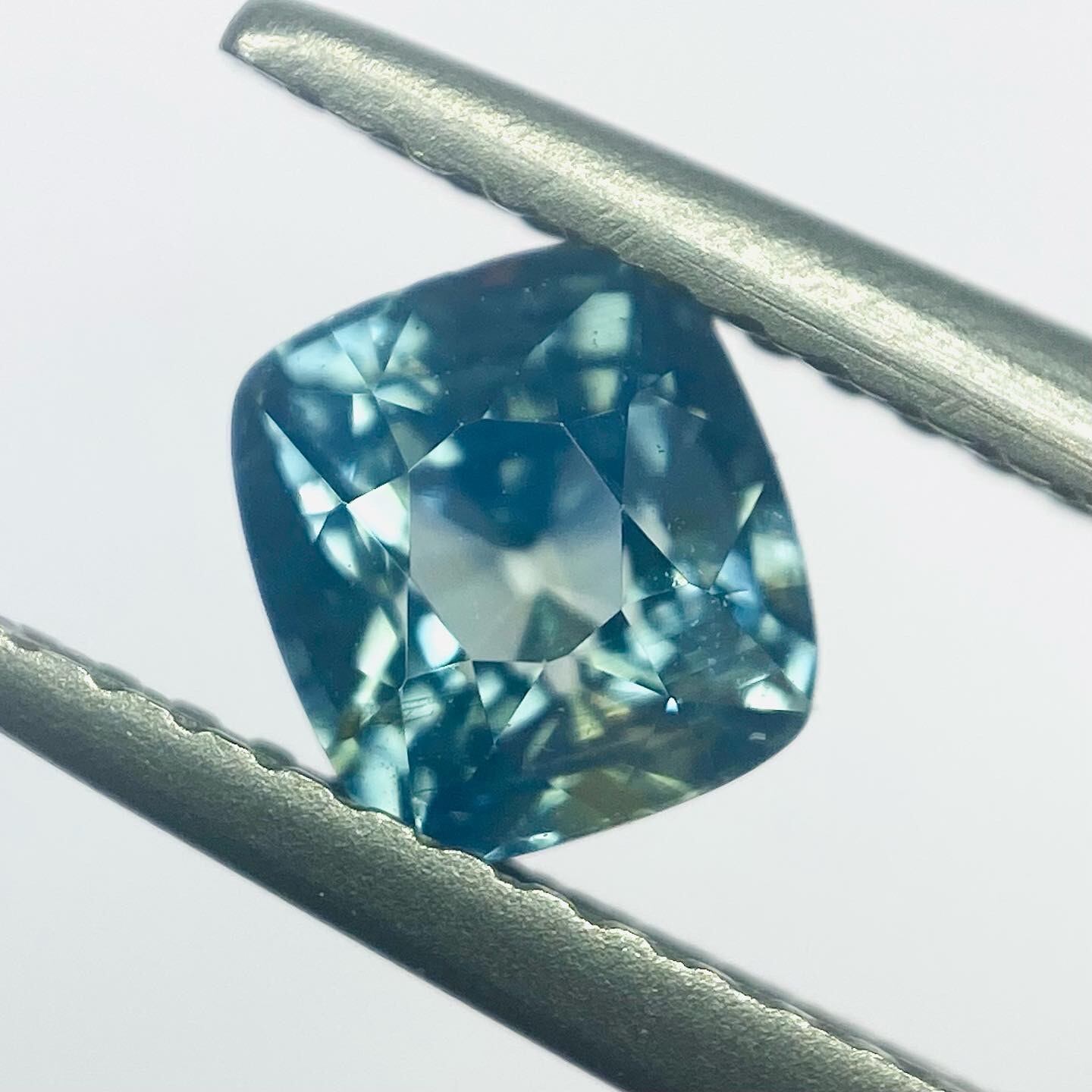 遠くに見る夏の風景 サファイア