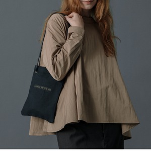 ボートネック ワイドシルエット ブラウス ( バックプリントあり）  F0037