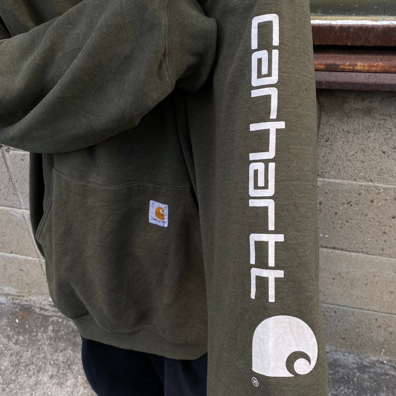 ビッグサイズ Carhartt カーハート ワンポイントロゴ 袖プリント プル 
