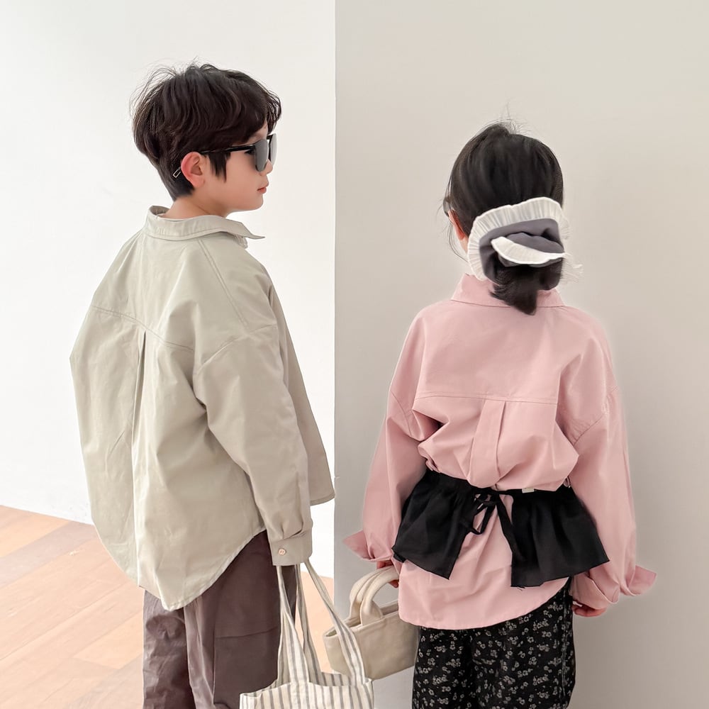 裾デザイン英字シャツ