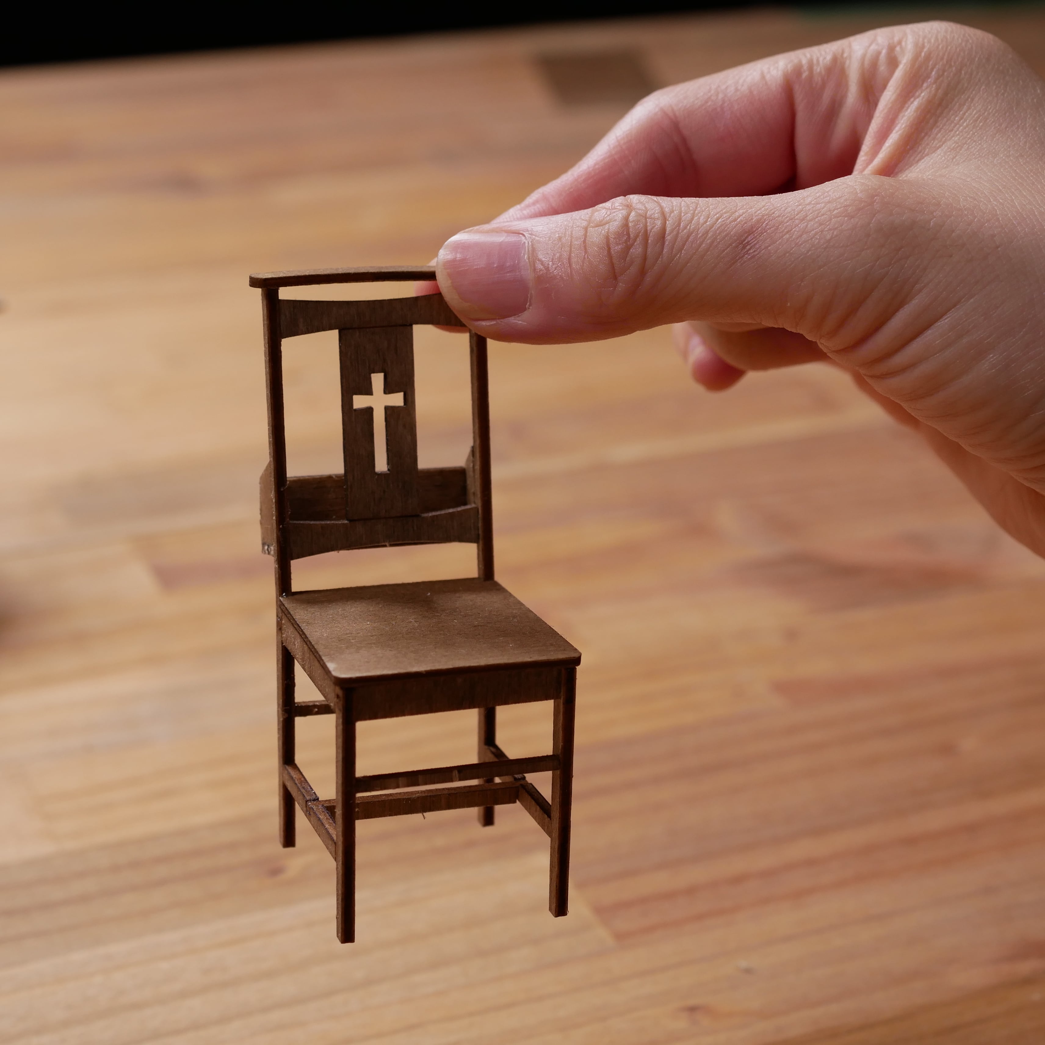 教会の椅子 L033 ミニチュア ドールハウス 手作りキット miniature dollhouse kit