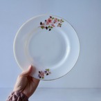 【台湾食器】ミルクガラスのお皿