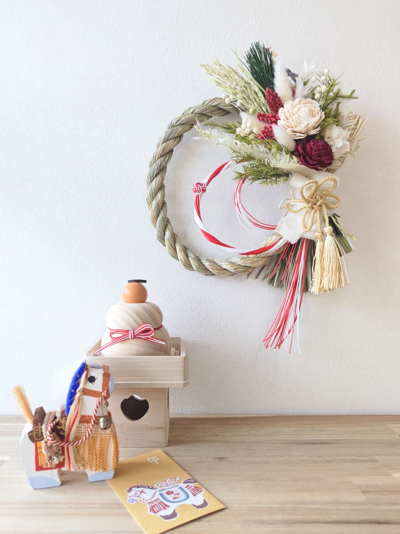 しめ縄飾り(凛―りん―/赤色&白色) □Mサイズ 【季節限定商品】 画像2