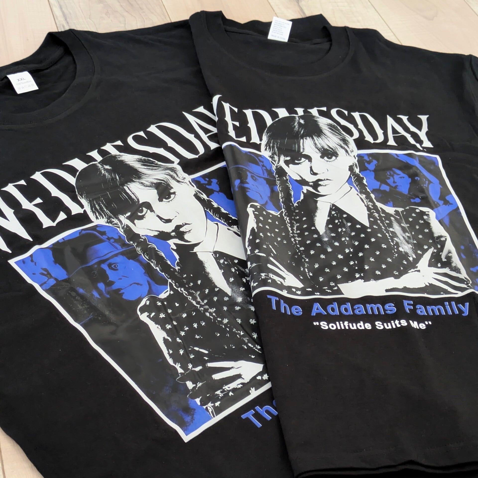 【 WEDNESDAY / ウェンズデー 】『Solifude Suits Me』Tシャツ / アダムス・ファミリー  〚アメリカン雑貨 アメトイ〛