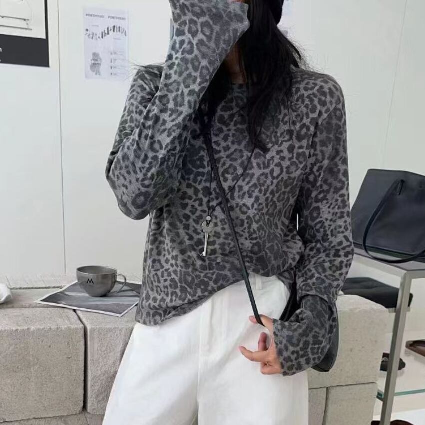 leopard cut and sew top J00022