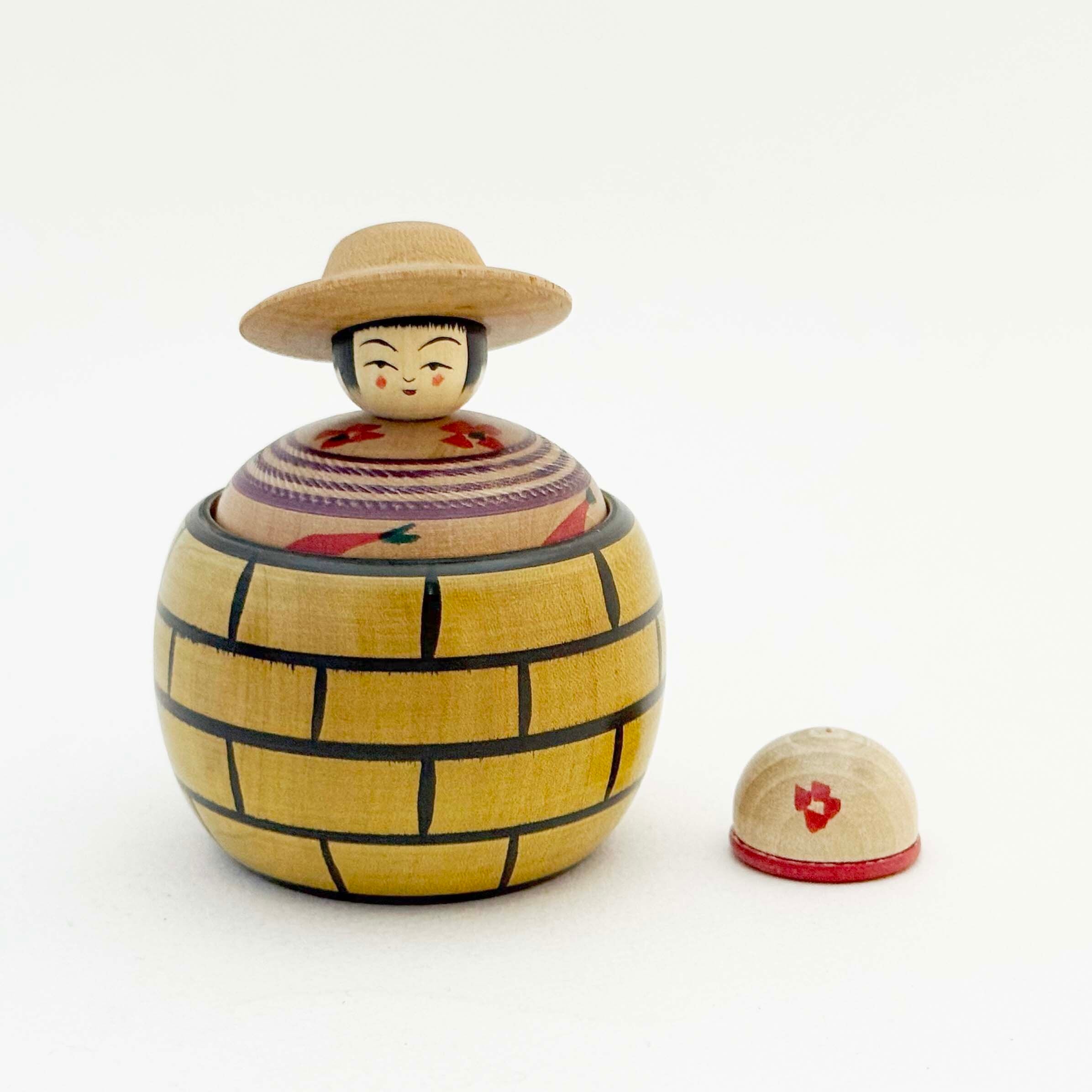 遠刈田系 / 六郷仁美工人（帽子着せ替え蓋物えじこB）