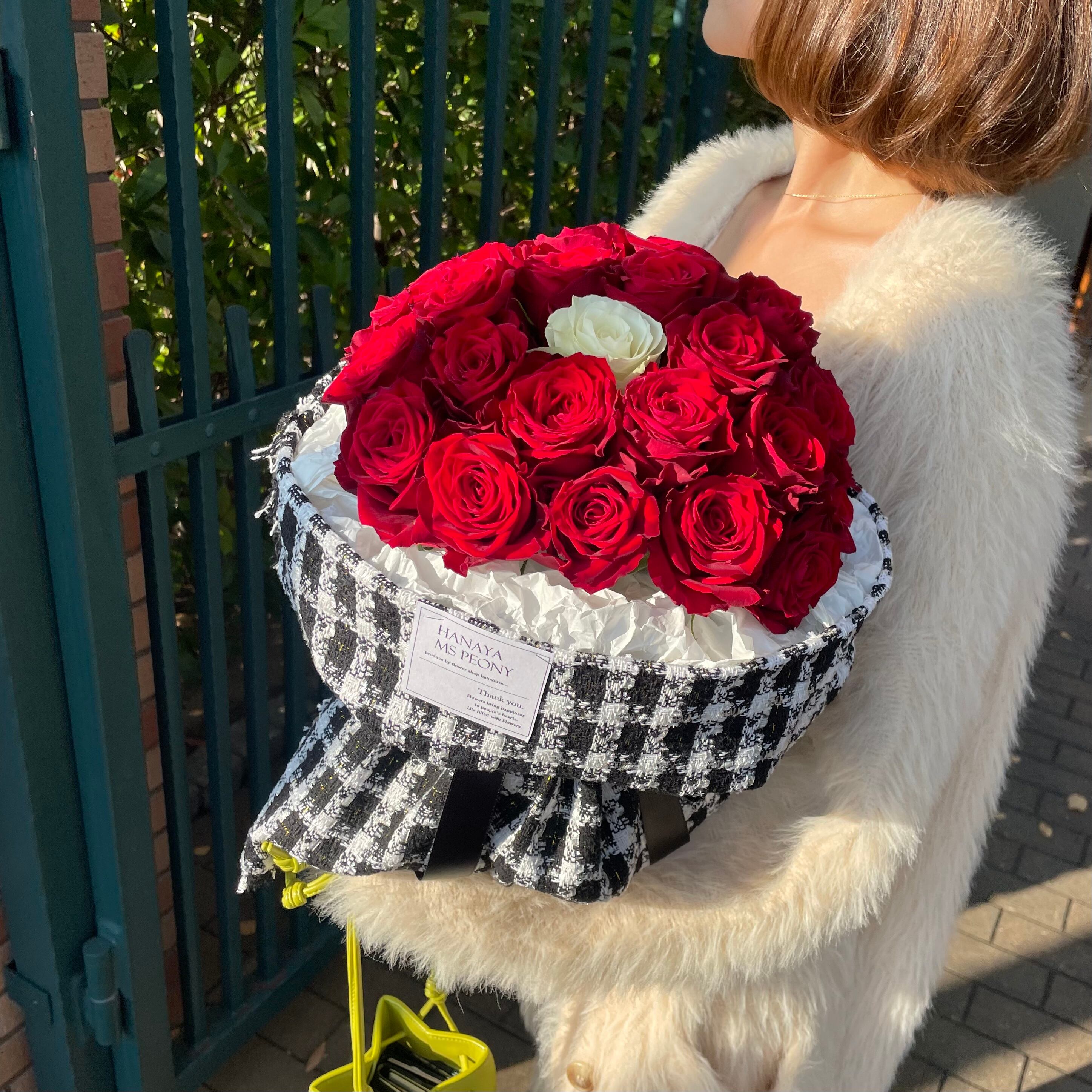 生花 center white rose wanghong bouquet（21〜24本） | Ms Peony