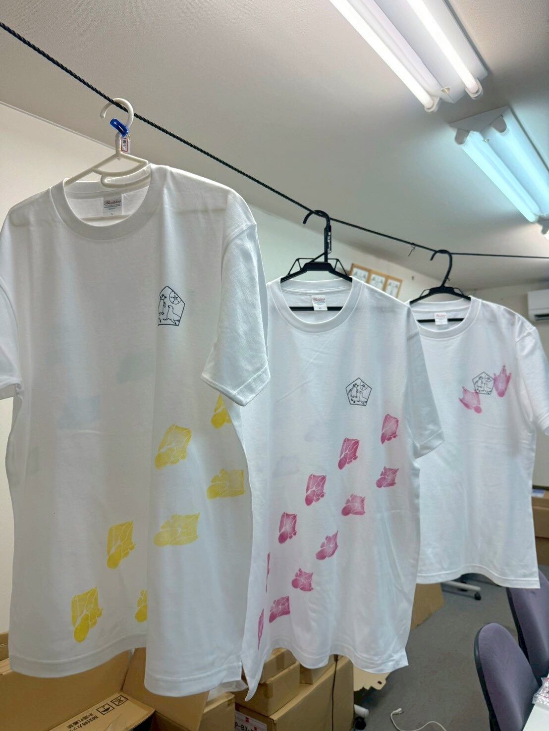 世界にひとつだけ！リアルなペンギンの足跡Tシャツ！【Lサイズ