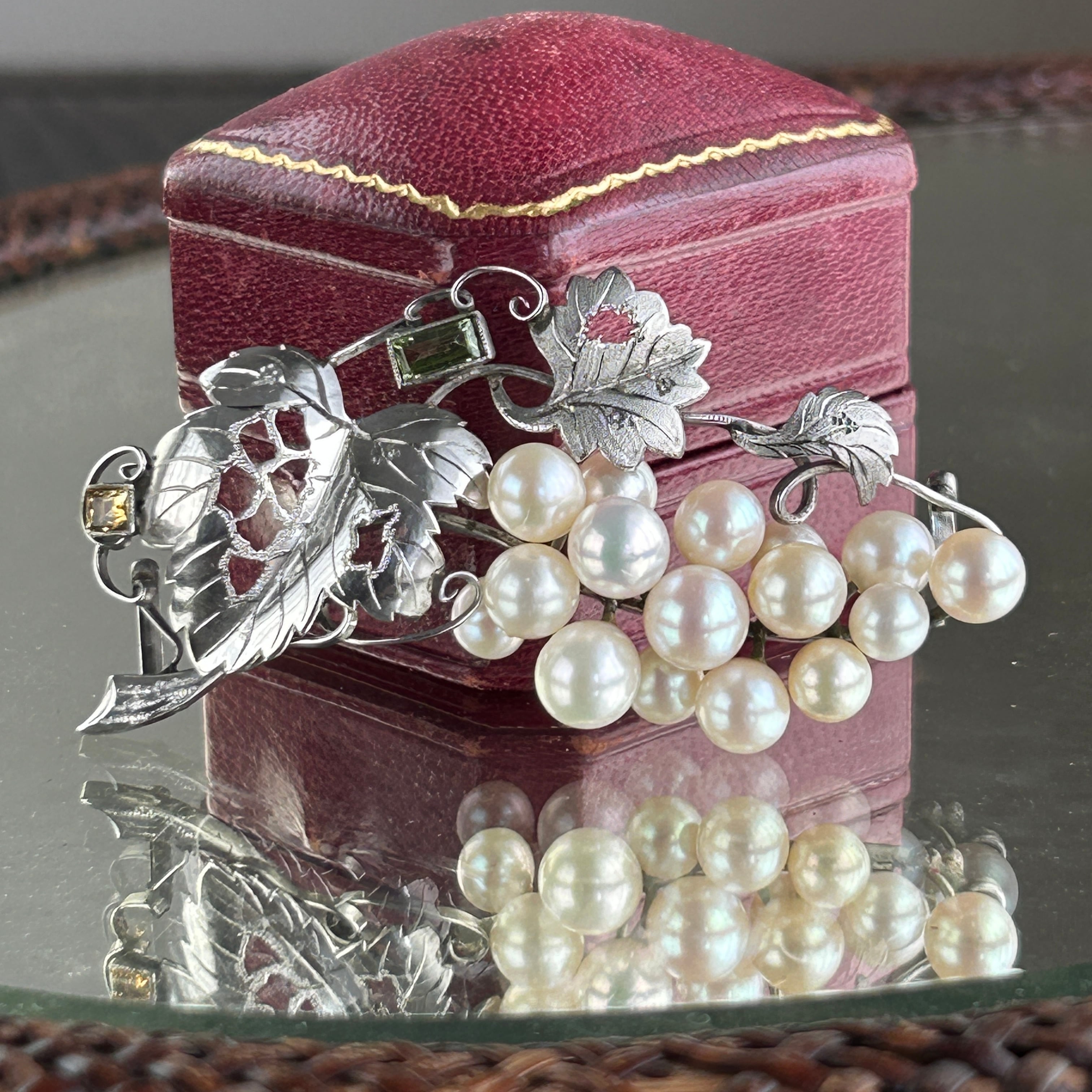 アンティーク　合金製あこや本真珠　葡萄の帯留め