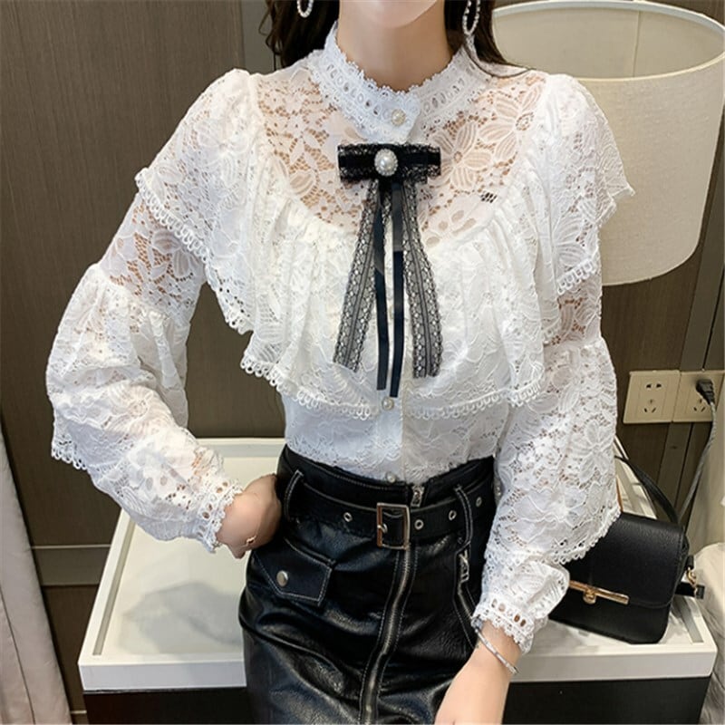 トップス レース ボトリング シャツ ブラウス 袖あり 上品なボタン パフスリーブ スリム 細身 レース リボン 前開き 透け感 かわいい 大人可愛い きれいめ 上品 おしゃれ 華やか 大人女子 ラブリー キュート 花柄 春 秋 二次会 10代 20代 30代 レディース 女性用 OL 通勤 デート 女子会 休日 パーティー イベント リゾート 旅行 ショッピング 韓国系 双子コーデ プレゼント サイズ S M L XL 2XL 色展開 白 ホワイト ブラック 赤 レッド 緑 グリーン 黄色 ピンク