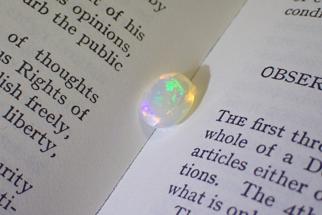 エチオピアオパール　2.68ct　[C9‐27]