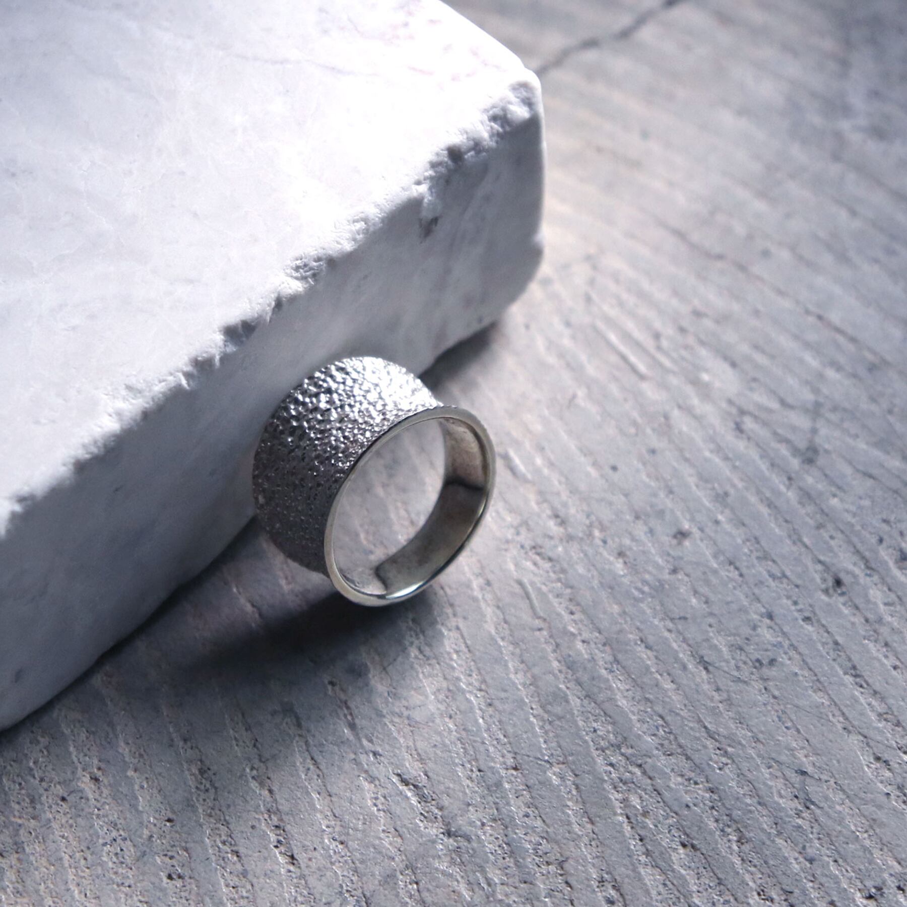 Crumpled paper pattern ring [kusha] / Y1902KHR1811 | Pay ID
