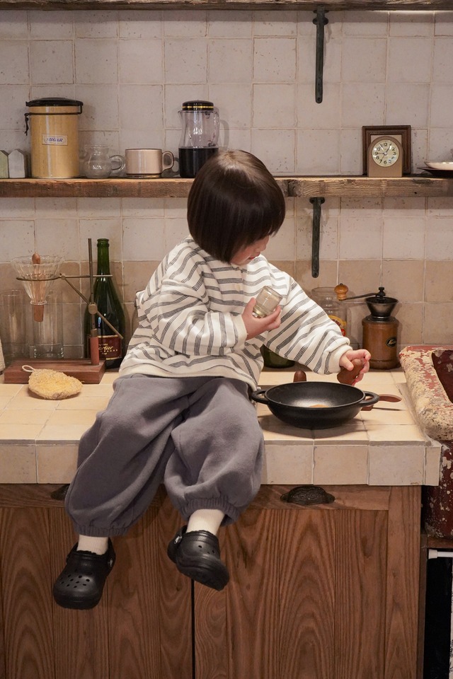 【予約】Stripe Button Sweatshirt