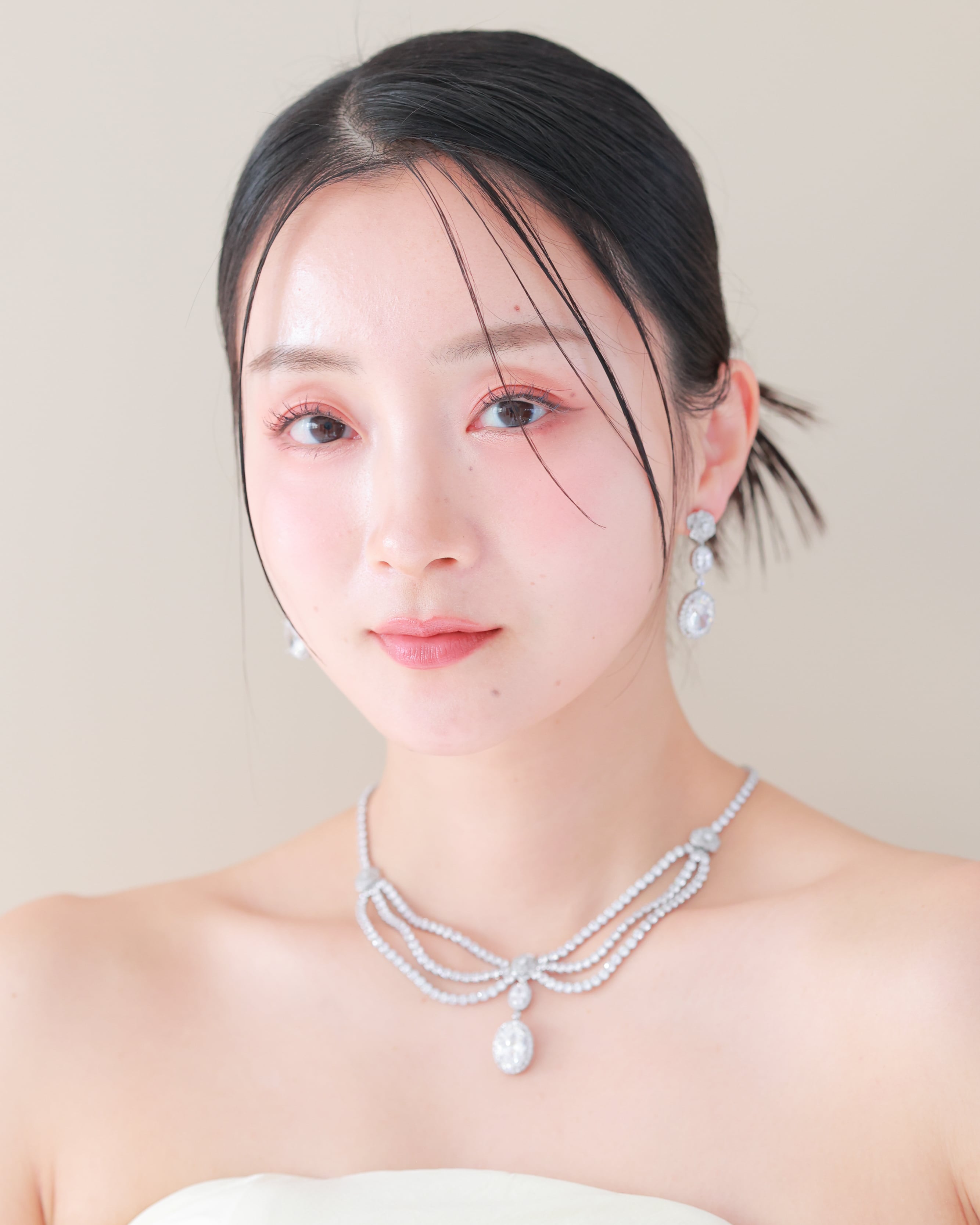 ビジューロゴヘアピン 韓国ファッション ヘアアクセサリー | PAY ID